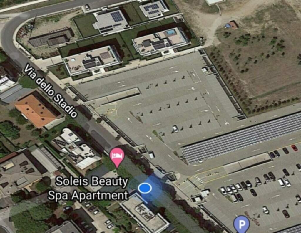 PARCHEGGIO DISABILI PUBBLICO ( VIA DELLO STADIO) DI FRONTE AL PARCHEGGIO LUNA BLU