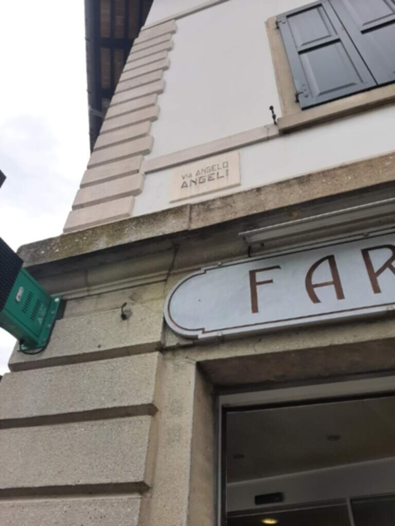 PARCHEGGIO DISABILI PUBBLICO