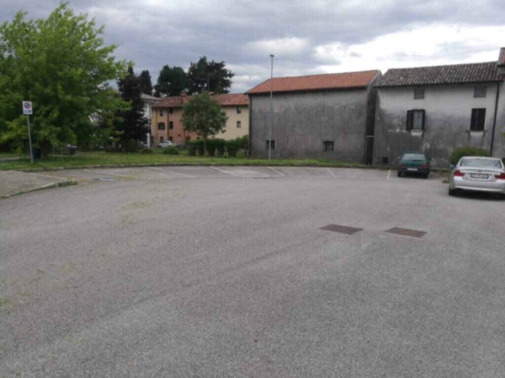 AREA Parcheggi in Via Villa Italia