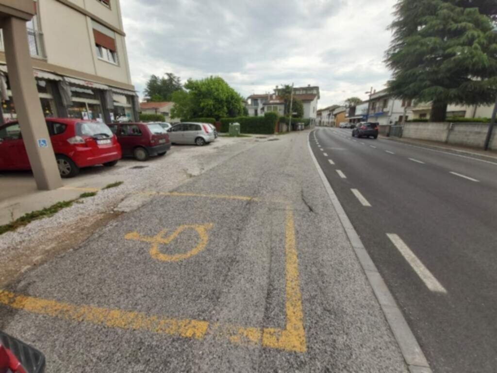 PARCHEGGIO DISABILI PUBBLICO Via Natisone