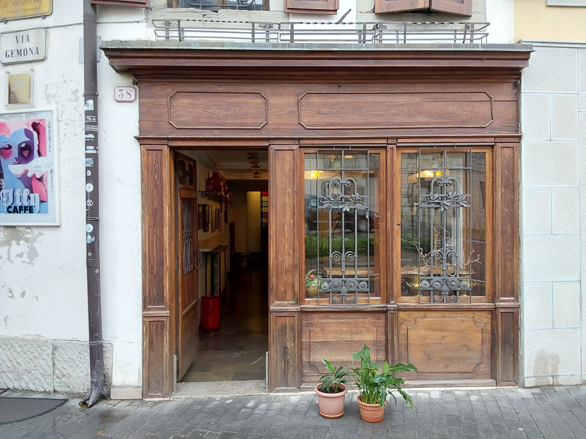 Caffe Caucigh