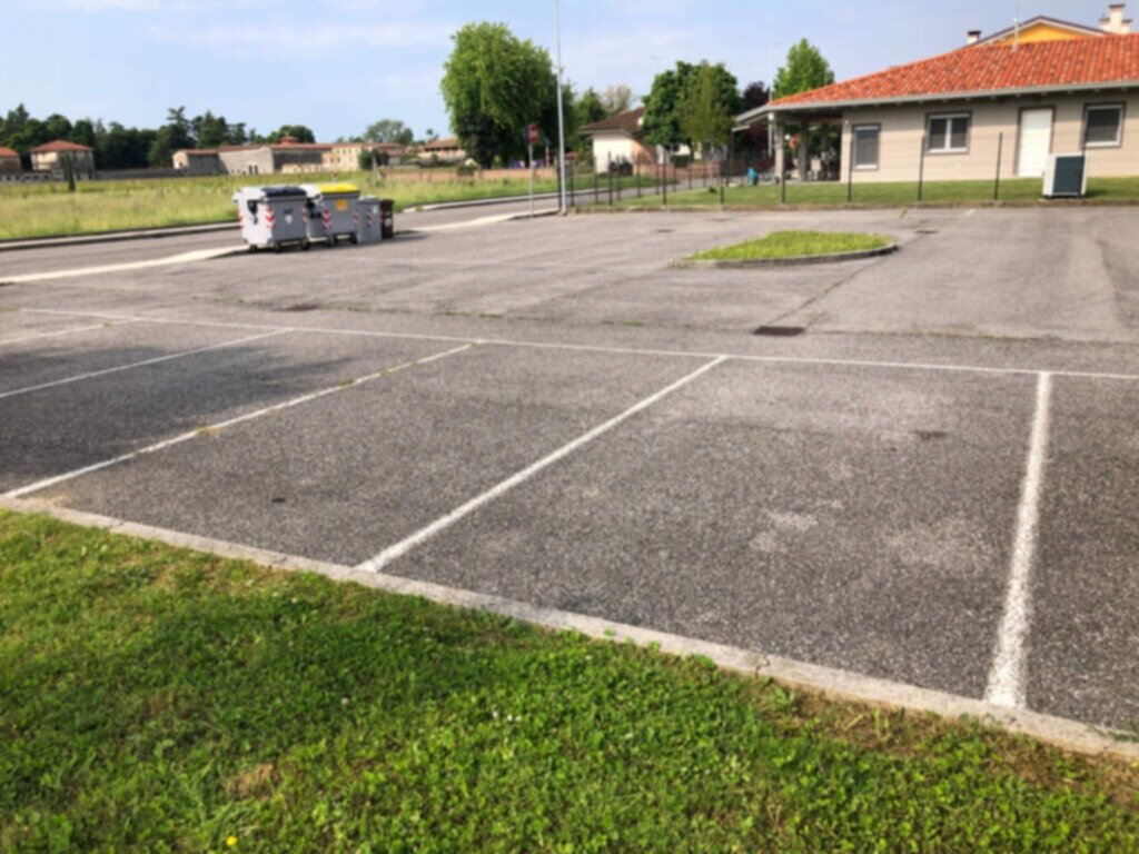 PARCHEGGIO DISABILI PUBBLICO