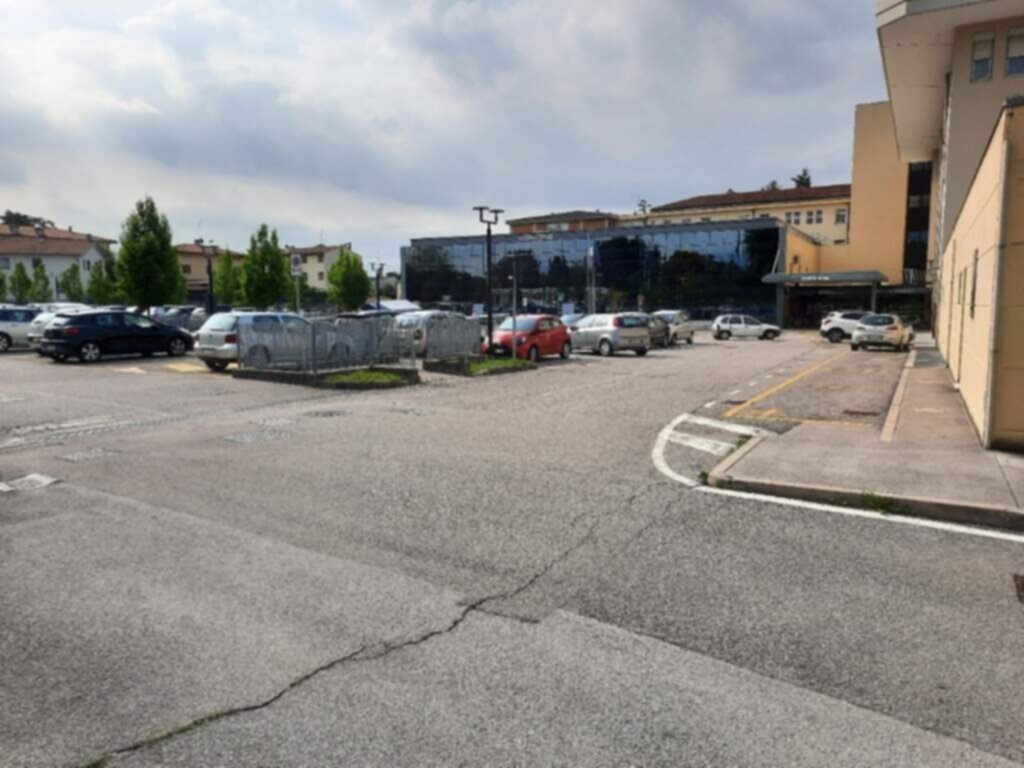 PARCHEGGIO DISABILI PUBBLICO Zona ospedale
