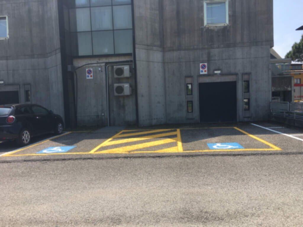 PARCHEGGIO DISABILI RETRO MUNICIPIO
