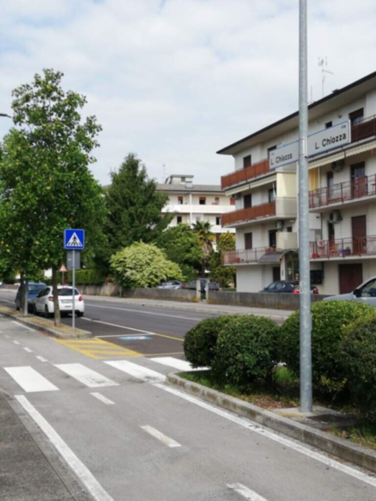 PARCHEGGIO DISABILI Pubblico via l. Chiozza