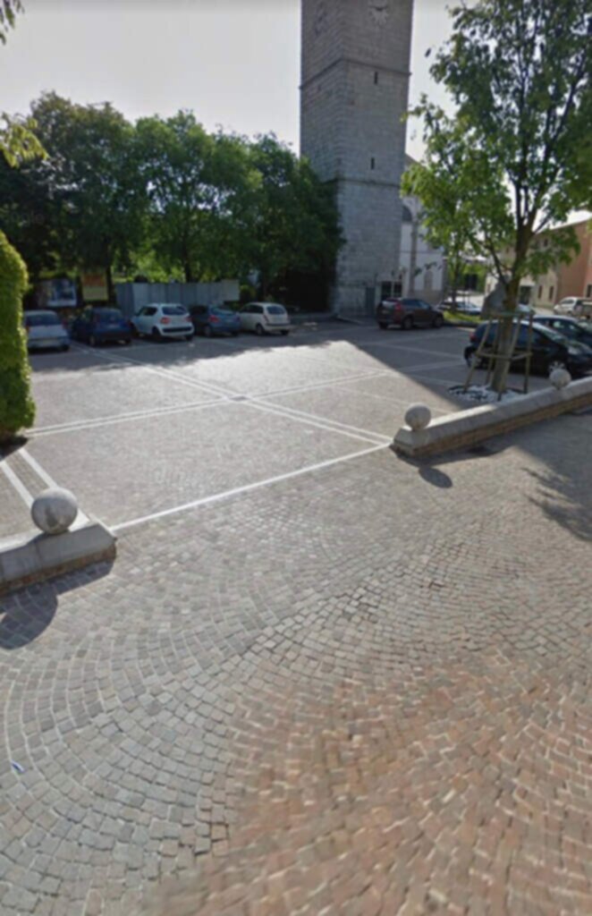 PARCHEGGIO DISABILI PUBBLICO