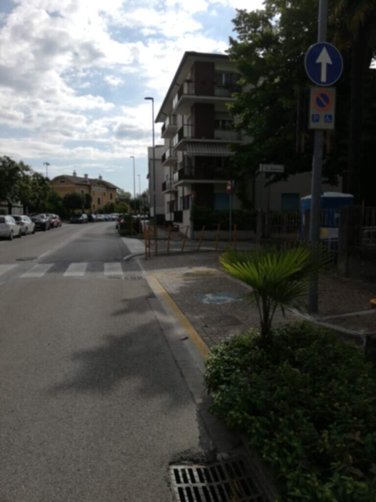 PARCHEGGIO DISABILI PUBBLICO