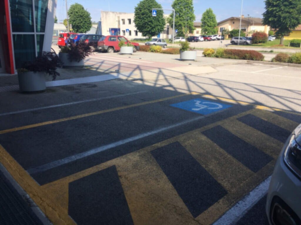 PARCHEGGIO DISABILI PUBBLICO FRIULMARKET (CRAI)