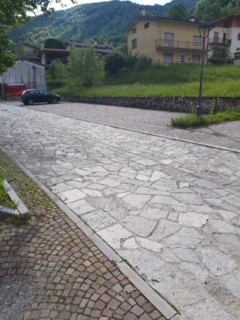 PARCHEGGIO DISABILI PUBBLICO