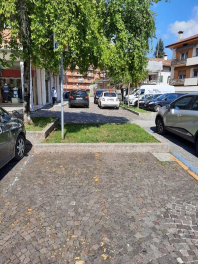 PARCHEGGIO DISABILI PUBBLICO