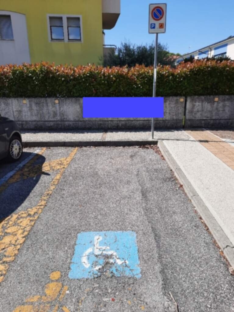 PARCHEGGIO DISABILI PUBBLICO