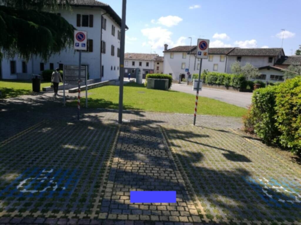 PARCHEGGIO DISABILI PUBBLICO in Via Delser (Osteria Casa Mia)