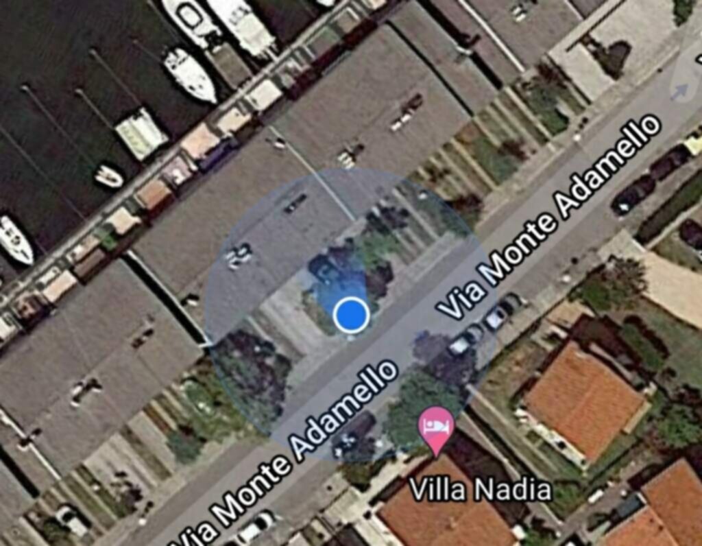 PARCHEGGIO DISABILI PUBBLICO ( VIA MONTE ADAMELLO)