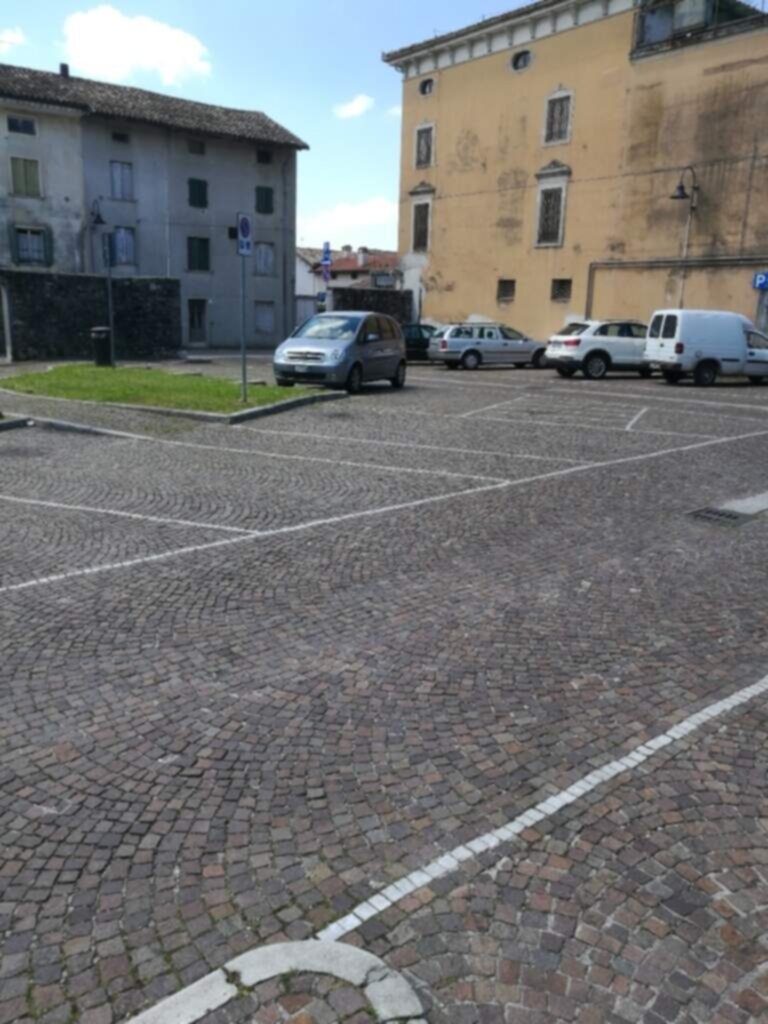 PARCHEGGIO DISABILI PUBBLICO in Via Neveano