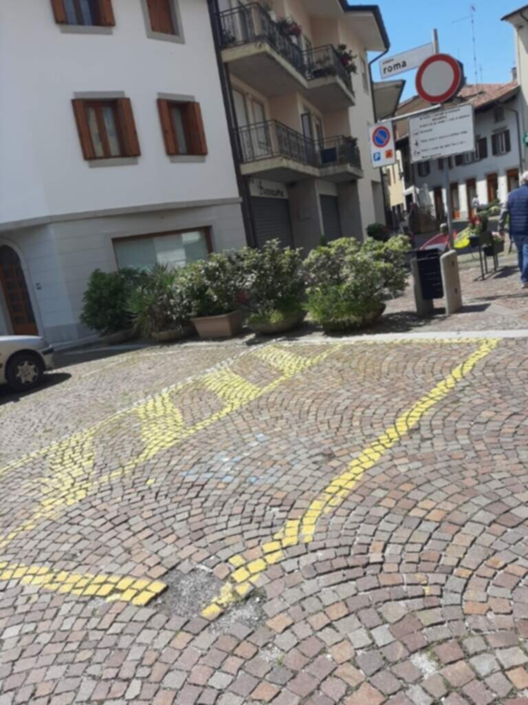 PARCHEGGIO DISABILI PUBBLICO