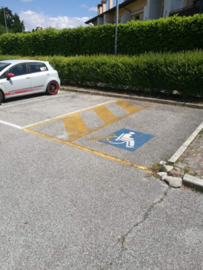 PARCHEGGIO DISABILI PUBBLICO in Via Santa Maria Maggiore