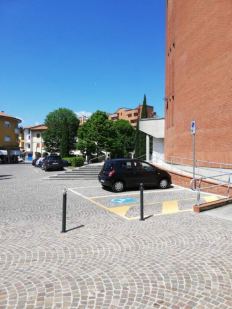 PARCHEGGIO DISABILI Pubblico duomo Cervignano