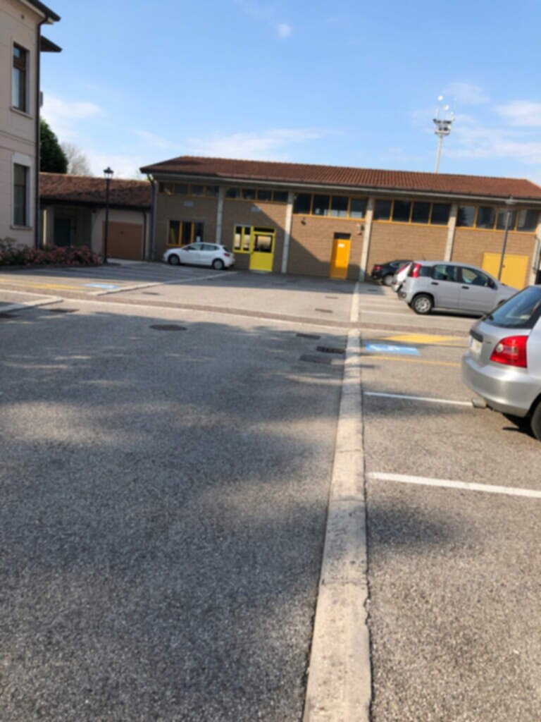 PARCHEGGIO DISABILI PUBBLICO